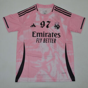 Camiseta Edición Especial Real Madrid x Omar Courtz